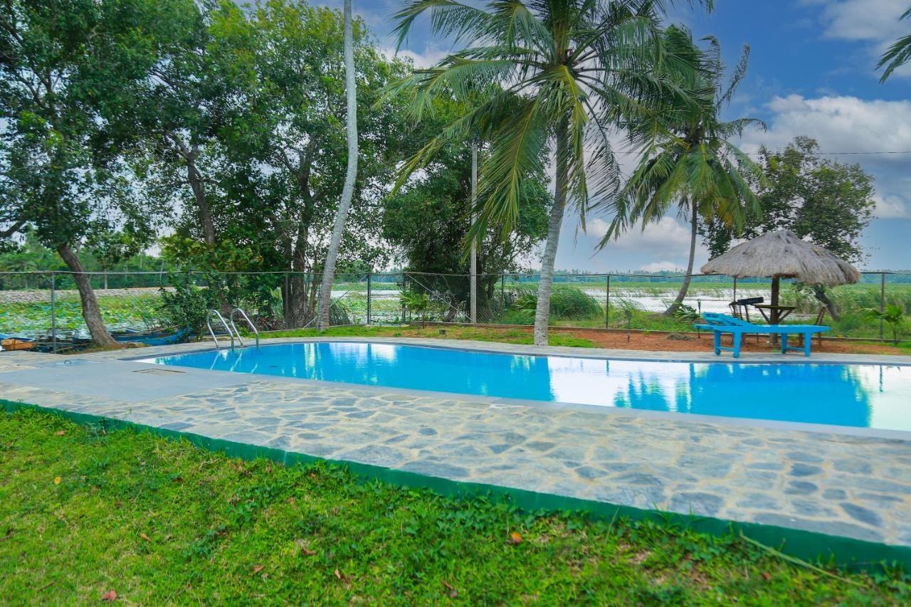 Lake Edge Holiday Inn ทิซซามาฮารามา ภายนอก รูปภาพ