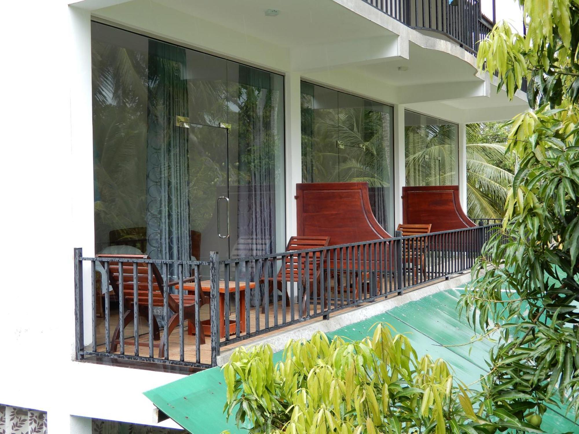 Lake Edge Holiday Inn ทิซซามาฮารามา ห้อง รูปภาพ